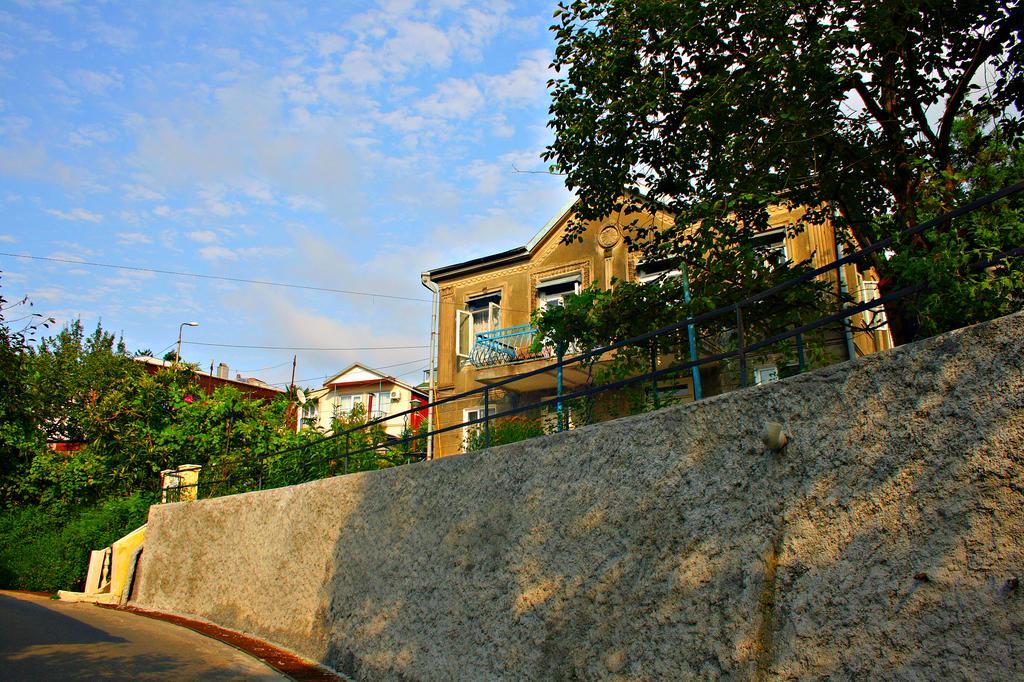 Achi Guest House Makhinjauri Buitenkant foto